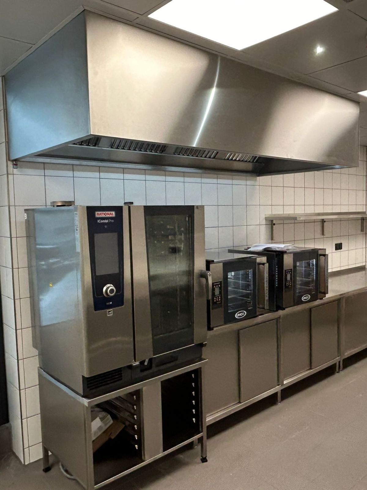 Hotelküche in Karlsruhe mit Kombidämpfer unter der Haube