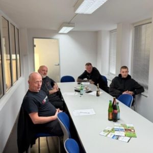 LA-GKS-Servicetechniker werden vom Hersteller von Profispülmaschinen aus Italien von Robert Simon / Country Manager von Colged Deutschland persönlich geschult... Hier in der Theorie und später im Detail in der Praxis...