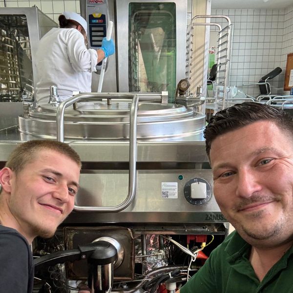 reparatur-kochkessel-grossküche-durch-Servicetechniker-gastronomie-la-grossküchenservice