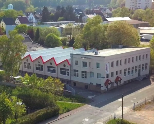 Hier sehen Sie die Hemer Firma Neumärker mit Ihren Firmengebäuden. Ausstellung, Verwaltung, Produktion etc. sind dort untergebracht... Neumärker hat eine Tradition welche bis ins Jahr 1894 zurück reicht...
