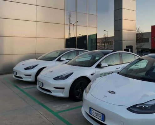 Tesla Fuhrpark - Umstellung bei UNOX im Fuhrpark auf elektrische Fahrzeuge soweit möglich...