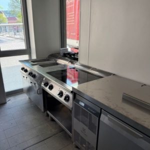 Hier im Bild Electrolux Großküchentechnik für ein italienisches Gastronomiekonzept in 97838 Marktheidenfeld / Unterfranken am Main. Die Niederlassung Landauer Grossküchenservice hat hier eine Gastronomieküche modernisiert mit neuester Großküchentechnik aus Hause Electrolux. Ihr Großküchenservice Würzburg und Umgebung von LA-GKS verhilft auch Ihnen zu einer zeitgemäßen Profiküche...