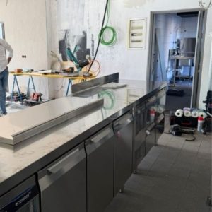 LA-GKS ist in der Region Franken Ihr Großküchenservice Würzburg, Schweinfurt, Bamberg, Steigerwald und darüber hinaus... Wir planen, liefern, installieren und kümmern uns um Reparaturen, sowie Wartungen rund um gewerbliche Küchentechnik... Hier im Bild neue Großküchentechnik bei einer Renovierung der gesamten Profiküche, Spülküche usw...