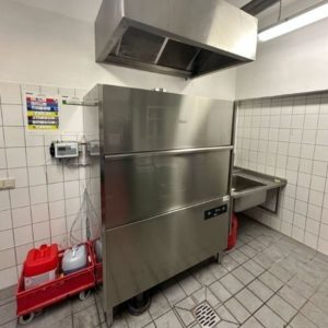 Geschirrspülmaschine für Töpfe und Küchenwerkzeuge von Colged. Gerätespülmaschine oder Topfspülmaschine sind ebenso verbreitete Namen für solch eine Spültechnik...