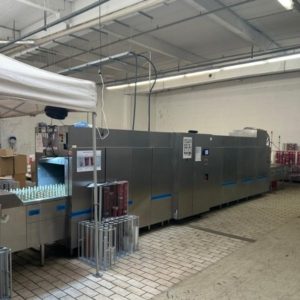 Spülmaschine im Großformat von MEIKO Offenburg wird durch Landauer Grossküchenservice in Betrieb genommen...