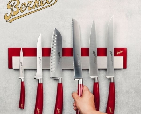 Hier ein Bild von aktuellen Küchenmessern aus dem Hause Berkel für Gastroküchen auf einer magnetischen Messerleiste griffbereit an der Wand befestigt... Jedes einzelne Berkel-Messer wird mit großem Fachwissen und Know How in Norditalien hergestellt...