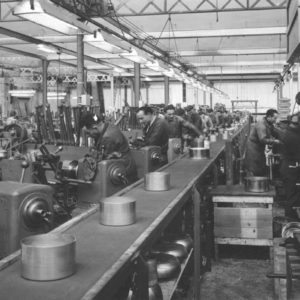 Bilder der Vergangenheit - So wurde hier Küchenequipment in und aus Tournus vor vielen Jahrzehnten gefertigt...