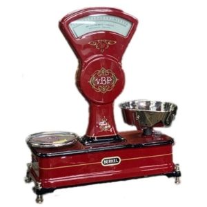 Berkel Waagen wie hier im Bild finden sich hin und wieder im Antikhandel und bei Auktionen. Auch Restauratoren bieten hier und da ein solch kostbares Kulturgut an... Hier auf dem Foto ein besonders schönes Stück Berkel Mod. A in roter Ausführung...