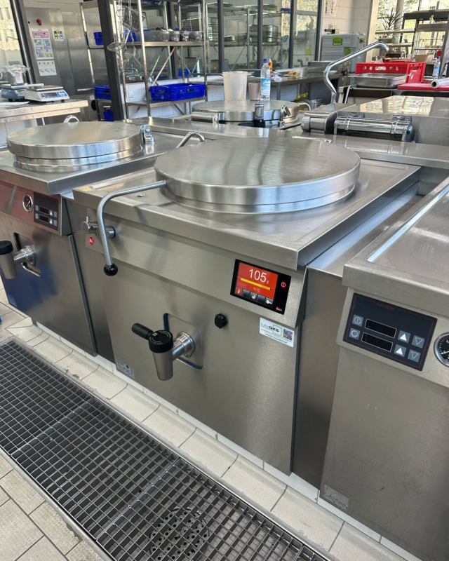 Ein Neuer Kochkessel für unseren Kunden in München – powered by LA-GKS!🥳

Modern, effizient und bereit für den täglichen Kücheneinsatz: Der neue Kochkessel bringt ordentlich Dampf in die Großküche.

Gemeinsam mit LA-GKS realisiert – für starke Technik und zufriedene Kunden. 🙏
Vielen Dank für das Vertrauen!

#Kochkessel #Großküche #Küchentechnik #München #LAGKS #Gastrotechnik #Montage #Küchenprofis